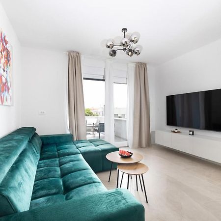 Bonaca Apartments With Terrace And Private Parking Kaštela Exteriér fotografie