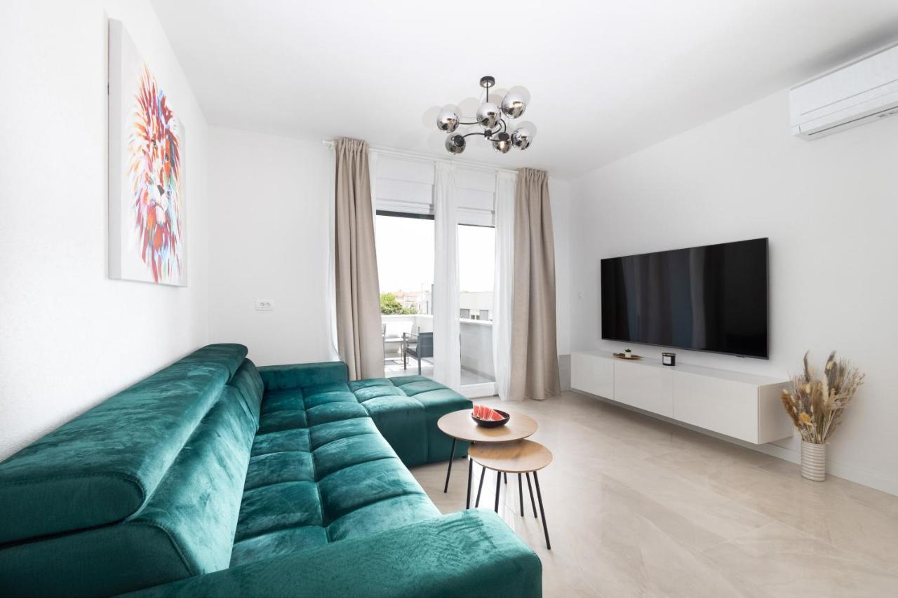Bonaca Apartments With Terrace And Private Parking Kaštela Exteriér fotografie