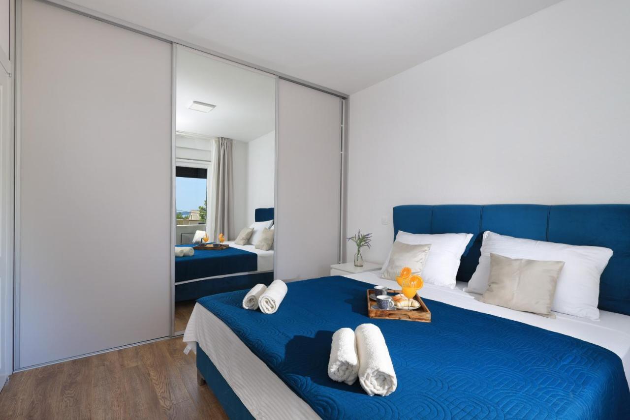 Bonaca Apartments With Terrace And Private Parking Kaštela Exteriér fotografie
