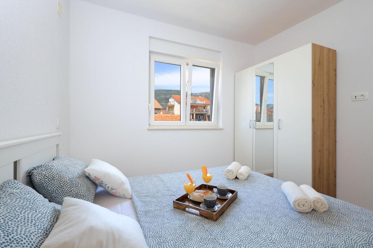 Bonaca Apartments With Terrace And Private Parking Kaštela Exteriér fotografie