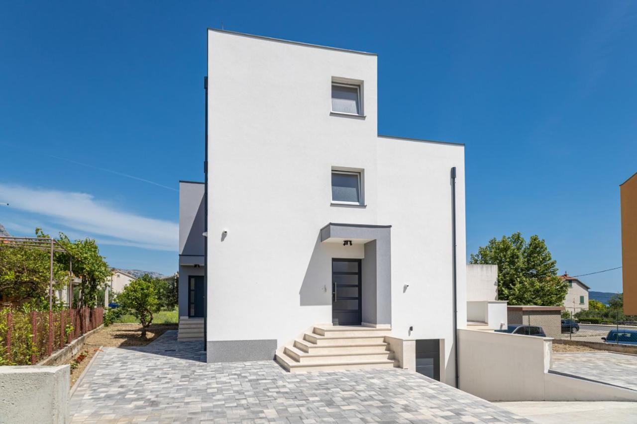 Bonaca Apartments With Terrace And Private Parking Kaštela Exteriér fotografie