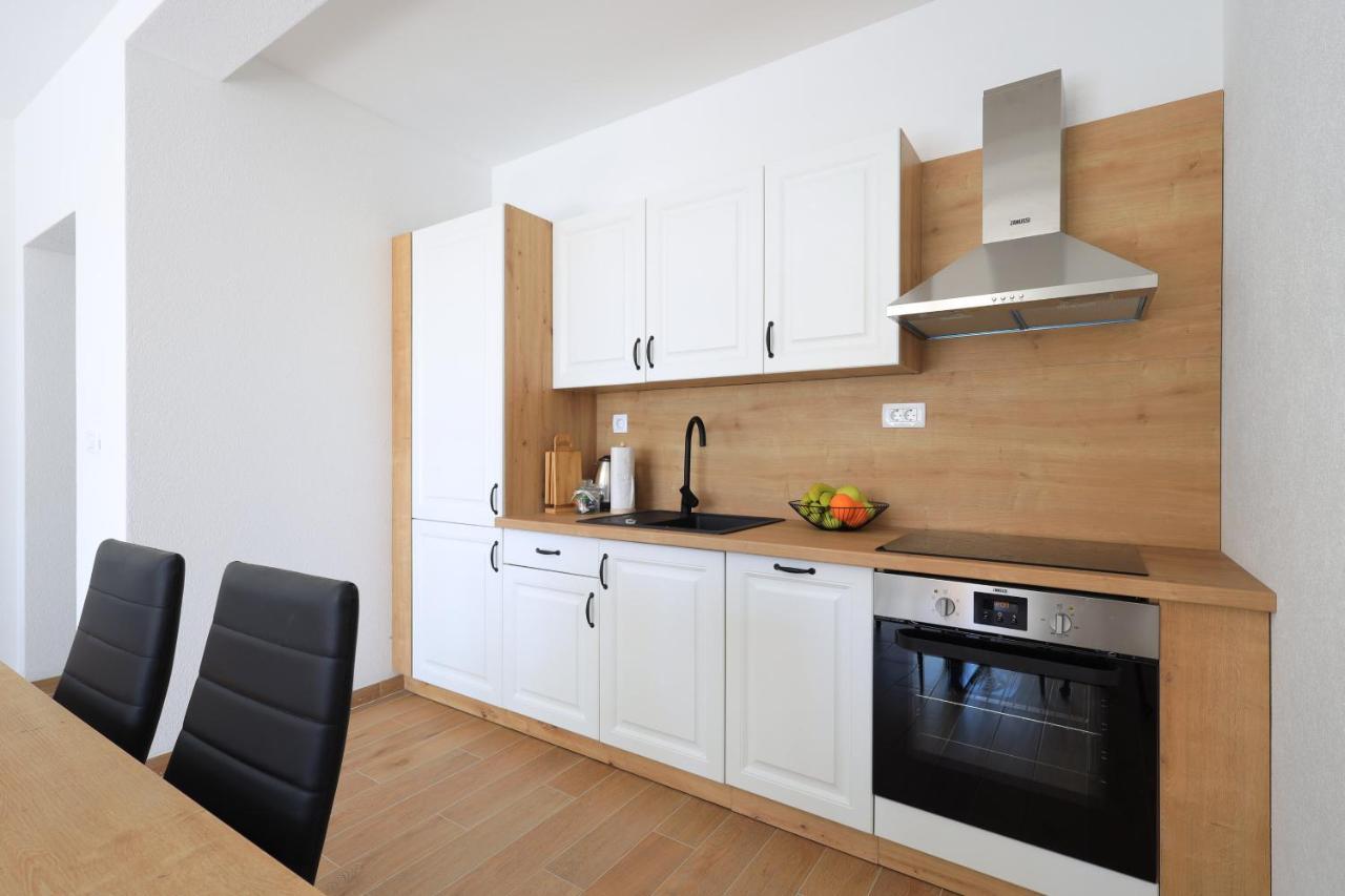 Bonaca Apartments With Terrace And Private Parking Kaštela Exteriér fotografie