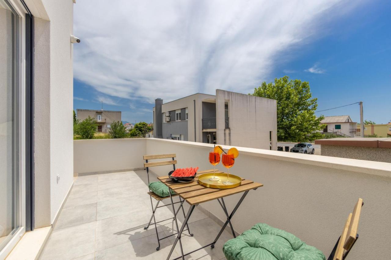 Bonaca Apartments With Terrace And Private Parking Kaštela Exteriér fotografie